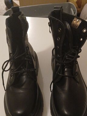 Women’s Black Lace-Up Combat Boots - Sleek Ankle Boots